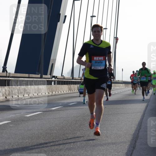 03.10.2026 - Köhlbrandbrückenlauf Strokosch-Dieckow http://msf.ph/oto/10592821 03.10.2026 09:19:00 Position 1 2117 meine-sportfotos.de