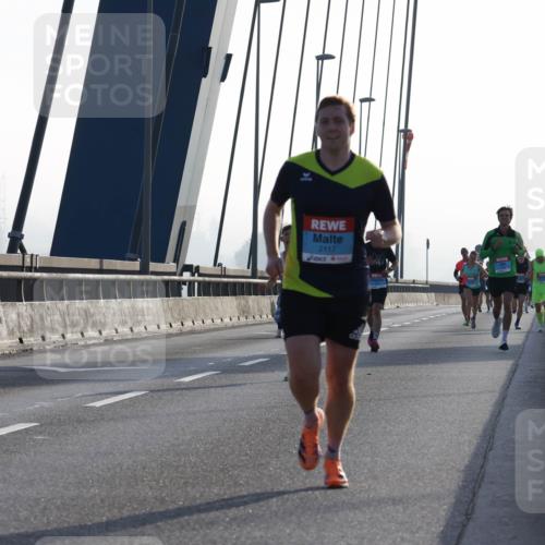 03.10.2026 - Köhlbrandbrückenlauf Strokosch-Dieckow http://msf.ph/oto/10592831 03.10.2026 09:19:00 Position 1 2117 meine-sportfotos.de