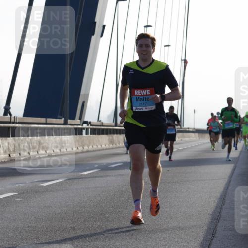 03.10.2026 - Köhlbrandbrückenlauf Strokosch-Dieckow http://msf.ph/oto/10592838 03.10.2026 09:19:00 Position 1 2117 meine-sportfotos.de