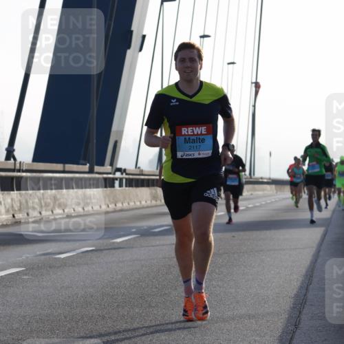 03.10.2026 - Köhlbrandbrückenlauf Strokosch-Dieckow http://msf.ph/oto/10592849 03.10.2026 09:19:00 Position 1 2117 meine-sportfotos.de