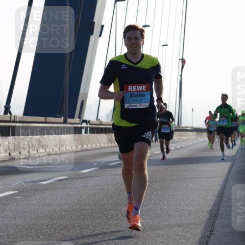 03.10.2026 - Köhlbrandbrückenlauf Strokosch-Dieckow http://msf.ph/oto/10592853 03.10.2026 09:19:00 Position 1 2117 meine-sportfotos.de