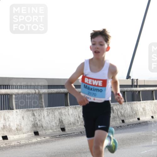 03.10.2026 - Köhlbrandbrückenlauf Strokosch-Dieckow http://msf.ph/oto/10592881 03.10.2026 09:19:05 Position 1 2170 meine-sportfotos.de