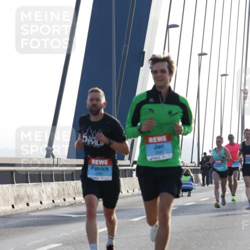 03.10.2026 - Köhlbrandbrückenlauf Strokosch-Dieckow http://msf.ph/oto/10592896 03.10.2026 09:19:08 Position 1 666, 1091, 2047 meine-sportfotos.de