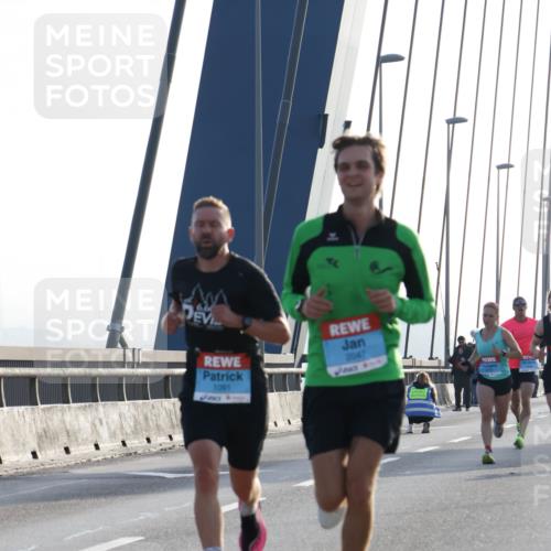 03.10.2026 - Köhlbrandbrückenlauf Strokosch-Dieckow http://msf.ph/oto/10592898 03.10.2026 09:19:08 Position 1 66, 1091, 2047 meine-sportfotos.de