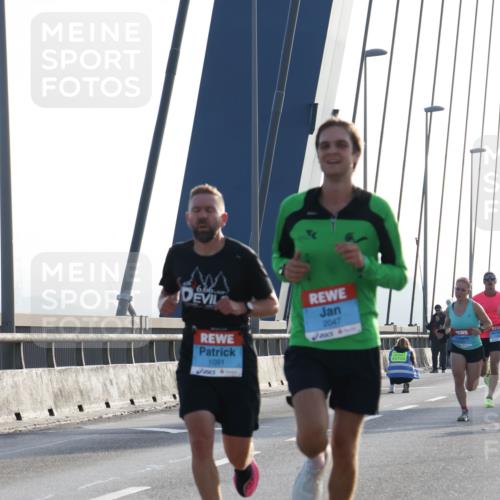 03.10.2026 - Köhlbrandbrückenlauf Strokosch-Dieckow http://msf.ph/oto/10592902 03.10.2026 09:19:08 Position 1 6, 66, 1091, 2047 meine-sportfotos.de