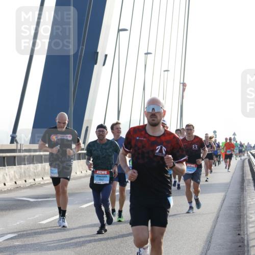 03.10.2026 - Köhlbrandbrückenlauf Strokosch-Dieckow http://msf.ph/oto/10592937 03.10.2026 09:19:25 Position 1 2067 meine-sportfotos.de