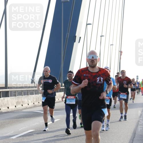 03.10.2026 - Köhlbrandbrückenlauf Strokosch-Dieckow http://msf.ph/oto/10592955 03.10.2026 09:19:26 Position 1 2067 meine-sportfotos.de