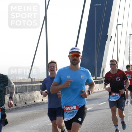 03.10.2026 - Köhlbrandbrückenlauf Strokosch-Dieckow http://msf.ph/oto/10592975 03.10.2026 09:19:29 Position 1 1260, 1097 meine-sportfotos.de