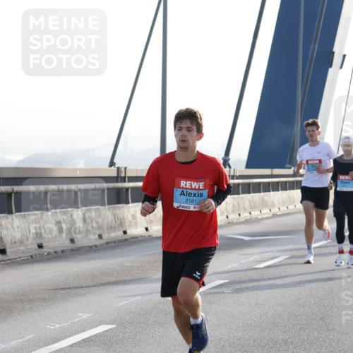 03.10.2026 - Köhlbrandbrückenlauf Strokosch-Dieckow http://msf.ph/oto/10593002 03.10.2026 09:19:33 Position 1 2181 meine-sportfotos.de