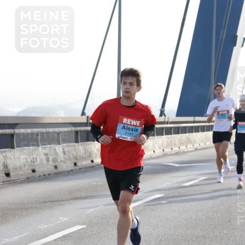 03.10.2026 - Köhlbrandbrückenlauf Strokosch-Dieckow http://msf.ph/oto/10593007 03.10.2026 09:19:33 Position 1 2181 meine-sportfotos.de