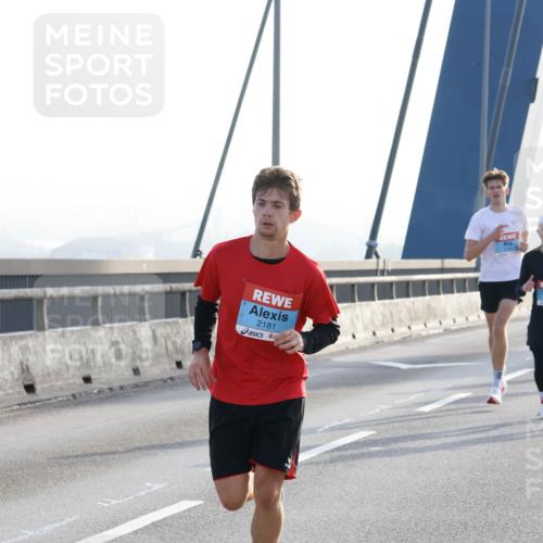 03.10.2026 - Köhlbrandbrückenlauf Strokosch-Dieckow http://msf.ph/oto/10593015 03.10.2026 09:19:34 Position 1 2181 meine-sportfotos.de