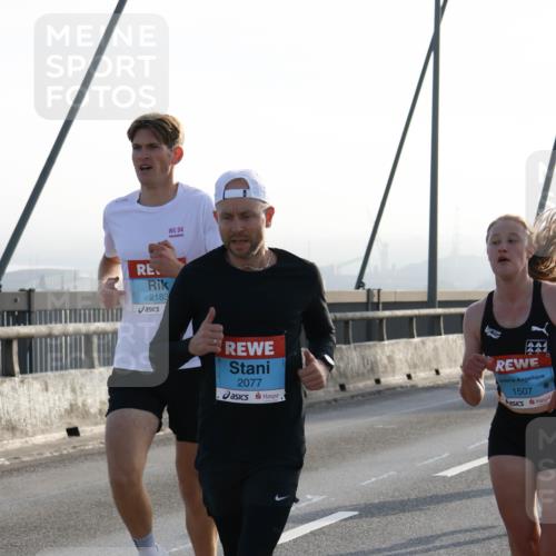 03.10.2026 - Köhlbrandbrückenlauf Strokosch-Dieckow http://msf.ph/oto/10593038 03.10.2026 09:19:38 Position 1 2183, 94, 2077, 1507 meine-sportfotos.de