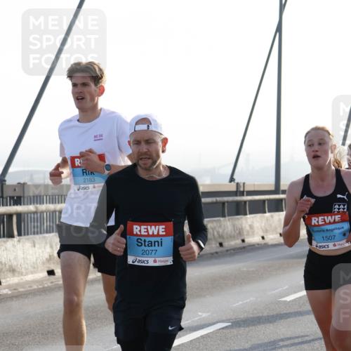 03.10.2026 - Köhlbrandbrückenlauf Strokosch-Dieckow http://msf.ph/oto/10593040 03.10.2026 09:19:38 Position 1 94, 2183, 2077, 444, 1507 meine-sportfotos.de