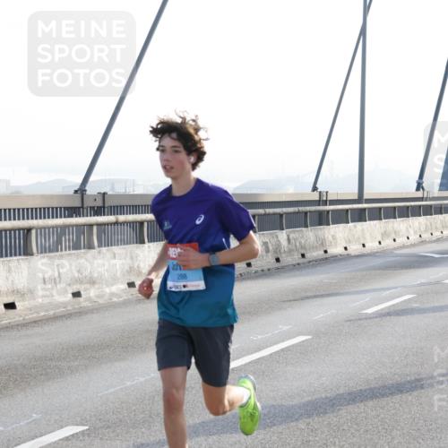03.10.2026 - Köhlbrandbrückenlauf Strokosch-Dieckow http://msf.ph/oto/10593052 03.10.2026 09:19:42 Position 1 288 meine-sportfotos.de