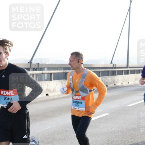 03.10.2026 - Köhlbrandbrückenlauf Strokosch-Dieckow http://msf.ph/oto/10593114 03.10.2026 09:19:50 Position 1 21, 2356 meine-sportfotos.de