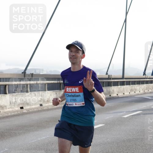 03.10.2026 - Köhlbrandbrückenlauf Strokosch-Dieckow http://msf.ph/oto/10593129 03.10.2026 09:19:52 Position 1 2165 meine-sportfotos.de