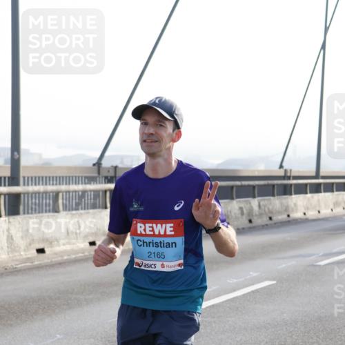 03.10.2026 - Köhlbrandbrückenlauf Strokosch-Dieckow http://msf.ph/oto/10593137 03.10.2026 09:19:52 Position 1 2165 meine-sportfotos.de