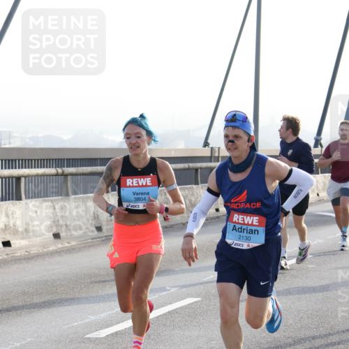 03.10.2026 - Köhlbrandbrückenlauf Strokosch-Dieckow http://msf.ph/oto/10593141 03.10.2026 09:19:56 Position 1 3804, 2130 meine-sportfotos.de