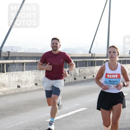 03.10.2026 - Köhlbrandbrückenlauf Strokosch-Dieckow http://msf.ph/oto/10593190 03.10.2026 09:19:59 Position 1 47, 195, 3763 meine-sportfotos.de
