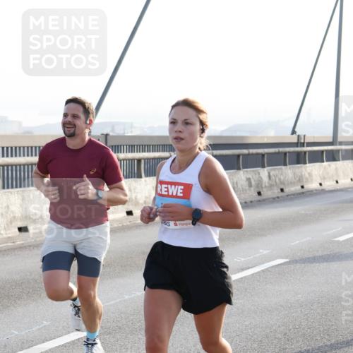 03.10.2026 - Köhlbrandbrückenlauf Strokosch-Dieckow http://msf.ph/oto/10593203 03.10.2026 09:20:00 Position 1 42, 195 meine-sportfotos.de