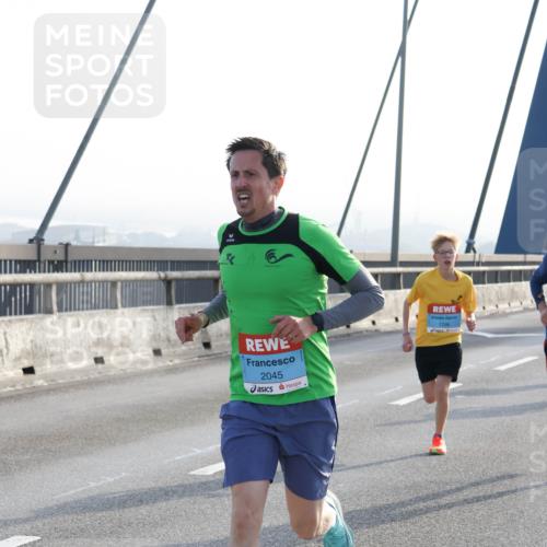 03.10.2026 - Köhlbrandbrückenlauf Strokosch-Dieckow http://msf.ph/oto/10593232 03.10.2026 09:20:03 Position 1 2045, 1296 meine-sportfotos.de