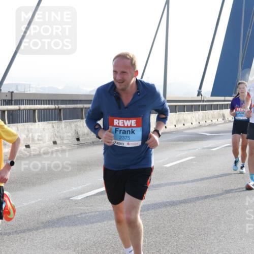 03.10.2026 - Köhlbrandbrückenlauf Strokosch-Dieckow http://msf.ph/oto/10593253 03.10.2026 09:20:05 Position 1 2375 meine-sportfotos.de