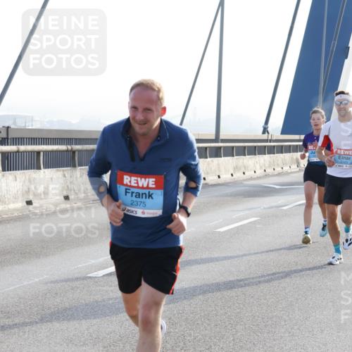 03.10.2026 - Köhlbrandbrückenlauf Strokosch-Dieckow http://msf.ph/oto/10593260 03.10.2026 09:20:06 Position 1 2375, 135, 2125 meine-sportfotos.de