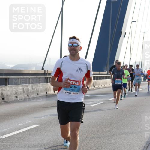 03.10.2026 - Köhlbrandbrückenlauf Strokosch-Dieckow http://msf.ph/oto/10593272 03.10.2026 09:20:07 Position 1 2125 meine-sportfotos.de
