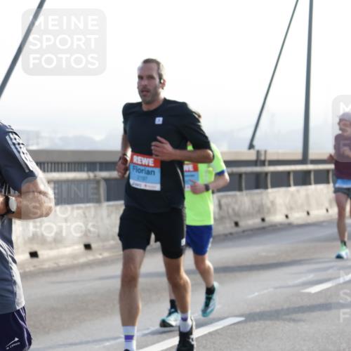 03.10.2026 - Köhlbrandbrückenlauf Strokosch-Dieckow http://msf.ph/oto/10593296 03.10.2026 09:20:12 Position 1 2197 meine-sportfotos.de