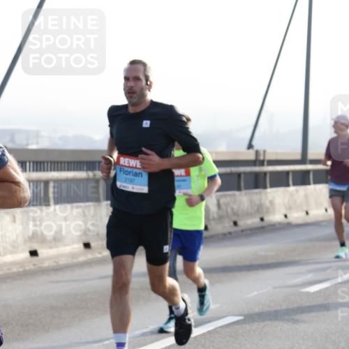 03.10.2026 - Köhlbrandbrückenlauf Strokosch-Dieckow http://msf.ph/oto/10593297 03.10.2026 09:20:12 Position 1 2197 meine-sportfotos.de