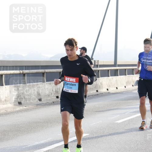 03.10.2026 - Köhlbrandbrückenlauf Strokosch-Dieckow http://msf.ph/oto/10593374 03.10.2026 09:20:20 Position 1 2194 meine-sportfotos.de