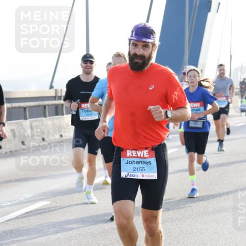 03.10.2026 - Köhlbrandbrückenlauf Strokosch-Dieckow http://msf.ph/oto/10593401 03.10.2026 09:20:24 Position 1 2155 meine-sportfotos.de