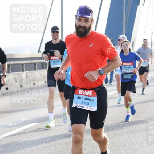 03.10.2026 - Köhlbrandbrückenlauf Strokosch-Dieckow http://msf.ph/oto/10593406 03.10.2026 09:20:24 Position 1 2155, 2278 meine-sportfotos.de