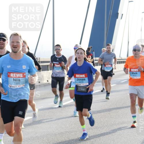 03.10.2026 - Köhlbrandbrückenlauf Strokosch-Dieckow http://msf.ph/oto/10593409 03.10.2026 09:20:25 Position 1 1259, 2278, 01, 2237 meine-sportfotos.de