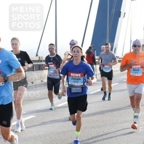 03.10.2026 - Köhlbrandbrückenlauf Strokosch-Dieckow http://msf.ph/oto/10593421 03.10.2026 09:20:26 Position 1 2278, 2237 meine-sportfotos.de