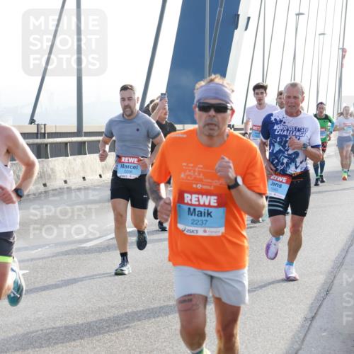 03.10.2026 - Köhlbrandbrückenlauf Strokosch-Dieckow http://msf.ph/oto/10593439 03.10.2026 09:20:27 Position 1 2206, 2237, 1545 meine-sportfotos.de