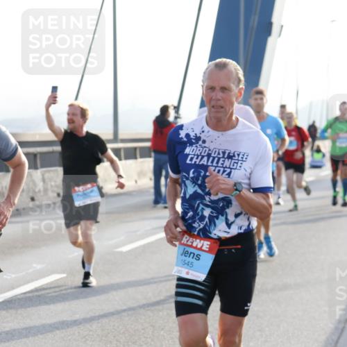 03.10.2026 - Köhlbrandbrückenlauf Strokosch-Dieckow http://msf.ph/oto/10593452 03.10.2026 09:20:29 Position 1 8021, 1545 meine-sportfotos.de