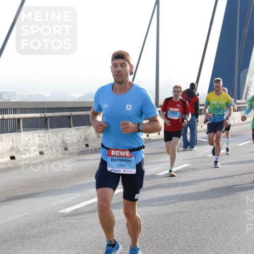 03.10.2026 - Köhlbrandbrückenlauf Strokosch-Dieckow http://msf.ph/oto/10593470 03.10.2026 09:20:32 Position 1 1015, 1261 meine-sportfotos.de