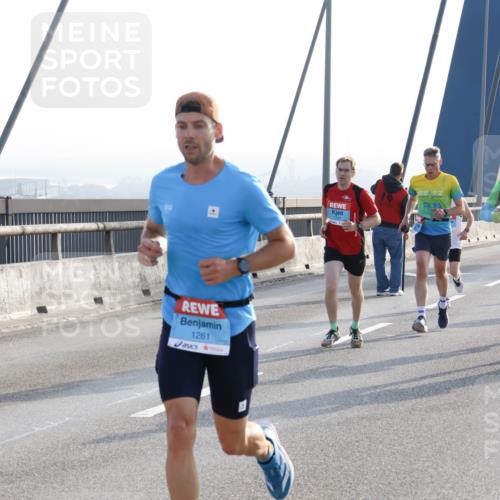 03.10.2026 - Köhlbrandbrückenlauf Strokosch-Dieckow http://msf.ph/oto/10593478 03.10.2026 09:20:32 Position 1 1261 meine-sportfotos.de