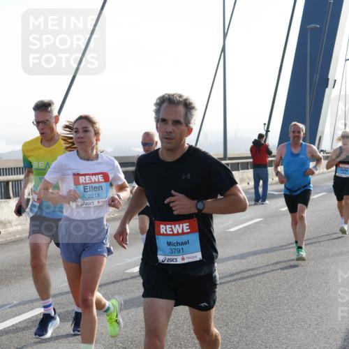 03.10.2026 - Köhlbrandbrückenlauf Strokosch-Dieckow http://msf.ph/oto/10593486 03.10.2026 09:20:36 Position 1 2218, 3791 meine-sportfotos.de