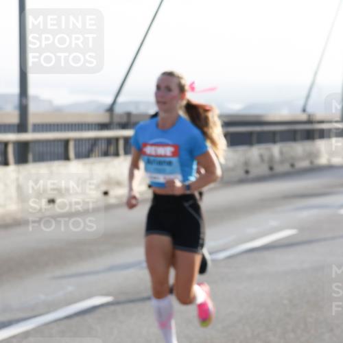 03.10.2026 - Köhlbrandbrückenlauf Strokosch-Dieckow http://msf.ph/oto/10593544 03.10.2026 09:20:46 Position 1  meine-sportfotos.de