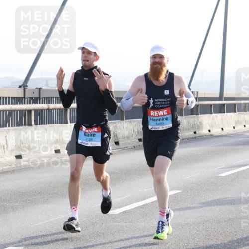 03.10.2026 - Köhlbrandbrückenlauf Strokosch-Dieckow http://msf.ph/oto/10593584 03.10.2026 09:20:52 Position 1 2126, 1392 meine-sportfotos.de