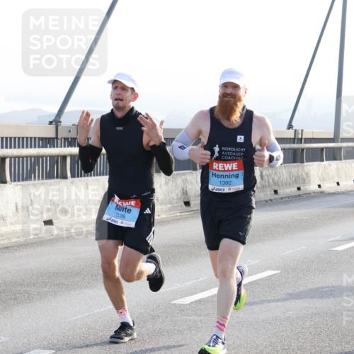 03.10.2026 - Köhlbrandbrückenlauf Strokosch-Dieckow http://msf.ph/oto/10593590 03.10.2026 09:20:52 Position 1 2126, 1392 meine-sportfotos.de