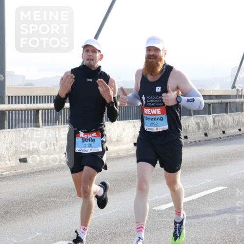 03.10.2026 - Köhlbrandbrückenlauf Strokosch-Dieckow http://msf.ph/oto/10593602 03.10.2026 09:20:52 Position 1 2126, 1392 meine-sportfotos.de