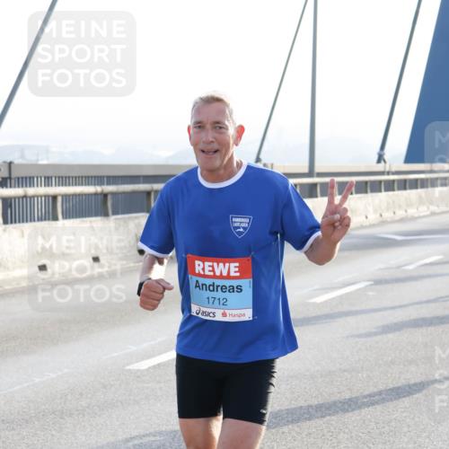03.10.2026 - Köhlbrandbrückenlauf Strokosch-Dieckow http://msf.ph/oto/10593609 03.10.2026 09:20:54 Position 1 1712 meine-sportfotos.de