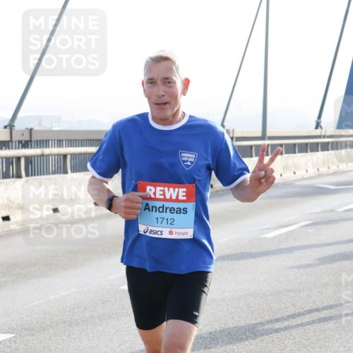 03.10.2026 - Köhlbrandbrückenlauf Strokosch-Dieckow http://msf.ph/oto/10593617 03.10.2026 09:20:54 Position 1 1712 meine-sportfotos.de