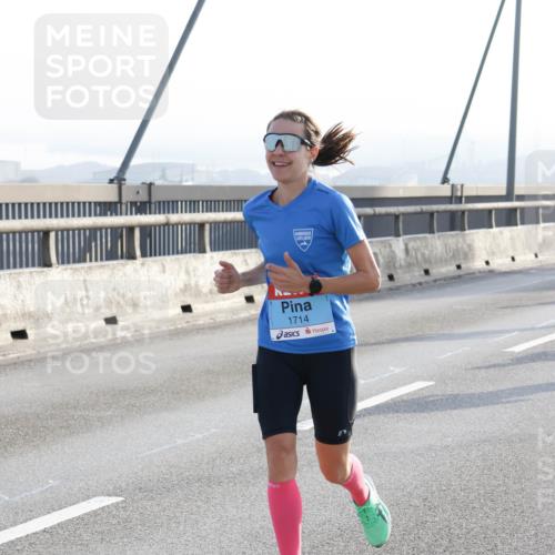 03.10.2026 - Köhlbrandbrückenlauf Strokosch-Dieckow http://msf.ph/oto/10593655 03.10.2026 09:21:00 Position 1 1714 meine-sportfotos.de
