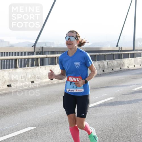 03.10.2026 - Köhlbrandbrückenlauf Strokosch-Dieckow http://msf.ph/oto/10593659 03.10.2026 09:21:00 Position 1 1714 meine-sportfotos.de