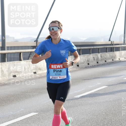 03.10.2026 - Köhlbrandbrückenlauf Strokosch-Dieckow http://msf.ph/oto/10593669 03.10.2026 09:21:00 Position 1 1714 meine-sportfotos.de