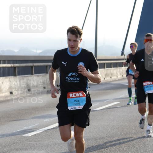 03.10.2026 - Köhlbrandbrückenlauf Strokosch-Dieckow http://msf.ph/oto/10593677 03.10.2026 09:21:03 Position 1 3769, 2309 meine-sportfotos.de